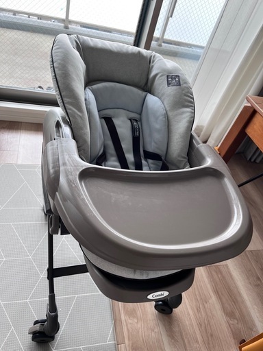 【美品】Combiネムリラ AUTO SWING LM 
ミントグレー