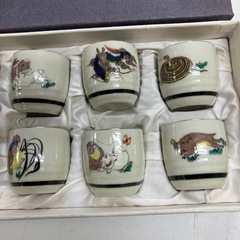 ☆値下げ☆A2504-329 伝統工芸 九谷焼 12支陶器お猪口 12個セット ※バラ売り不可 汚れ有りの画像