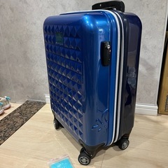 スーツケース