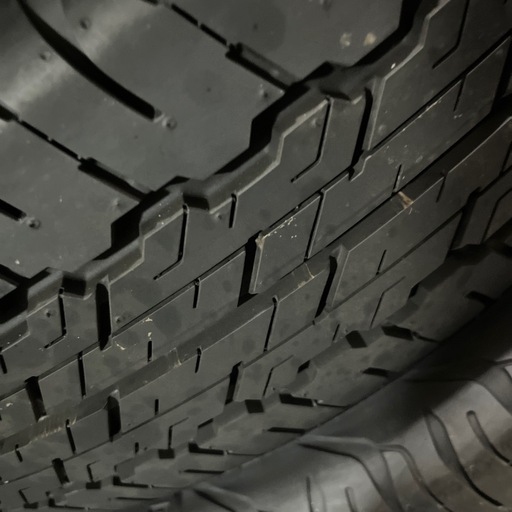 新車外しのタイヤです。ダンロップ?195／80R95/80R15.4本目 