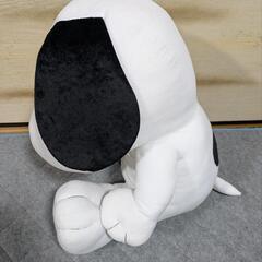 「65cmのスヌーピーぬいぐるみで心温まる癒しのひとときを」の画像