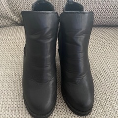 h＆mショートブーツ24cmの画像