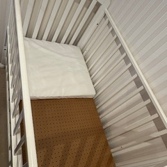 カトージ　ベビーベッド　ホワイトの画像