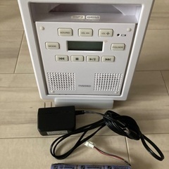 電池で動いて持ち運びできるスピーカー付CDプレイヤー 箱付きの画像
