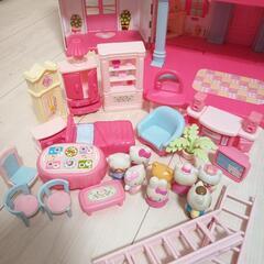 決まりました！キティちゃんハウス　人形家具付きの画像