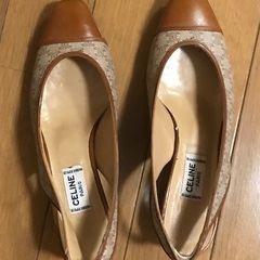 スニーカー革靴サンダルの画像