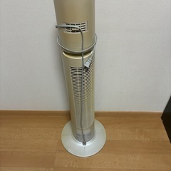 マイナスイオンドライヤー機能付き　タワー扇風機の画像
