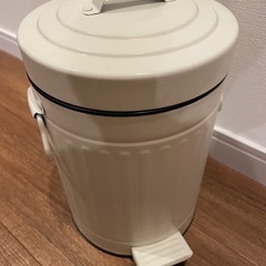 【取引中】レトロ ヴィンテージ風　アンティーク調　ゴミ箱美品✨の画像