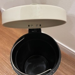 【取引中】レトロ ヴィンテージ風　アンティーク調　ゴミ箱美品✨の画像