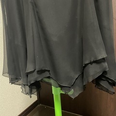 Vネックドレス（黒・透けるストール付き）の画像