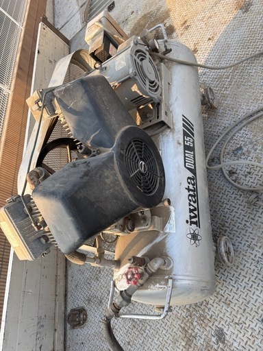 IWATA 5.5KW 中古エアコンプレッサー