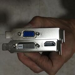 美品 DELL OptiPlex 7040 SFF：Windows 11 pro、i7-6700、32GB、G T 710-2GB、NVNe 256GB＋HDD 500GB、DVD-multiの画像