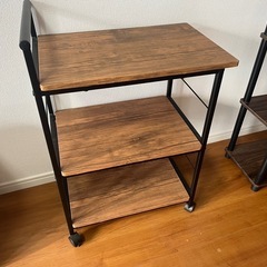 キャスター付き棚の画像