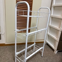 出品4月22日まで‼️洗面台収納の画像