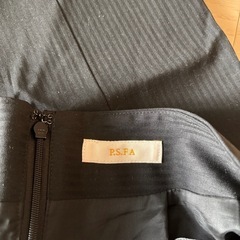P.S.FA ブラック スカートの画像
