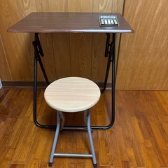 テーブルとイス