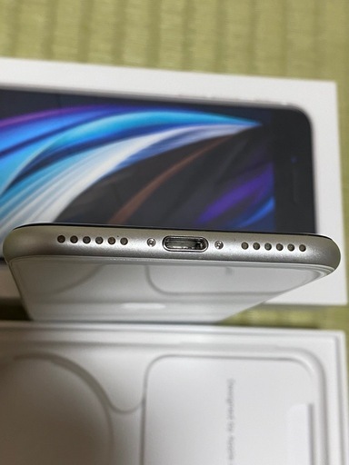 iPhone SE2 64GB ホワイト