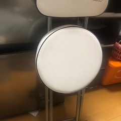 折りたたみ椅子の画像