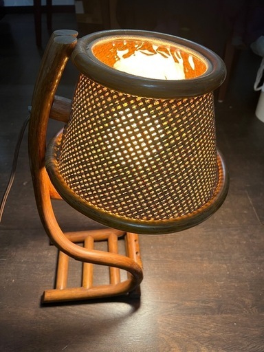 【決まりました】ラタン　籐製照明スタンド