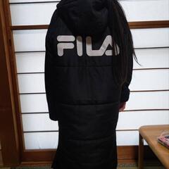 FILA　ベンチコート　130cm　4回着用美品　定価￥10000  着用ﾓﾃﾞﾙ128cm　24㌔

冬に4回着用(時間にして5時間くらい

の画像