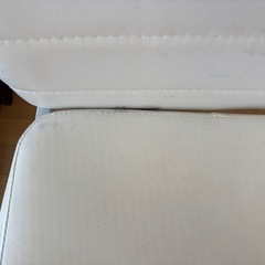 白い椅子の画像
