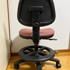 学習イス　ガス式　足乗せ付き　ピンクの画像