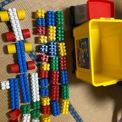 うごくおもちゃ箱ダンプ凸凹ブロック43ピース付き の画像