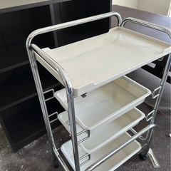 【終了】4段キャスター　白いケースの画像