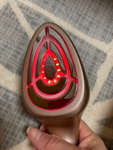 EMS機能付IKKO監修 体、顔マッサージEclat ME LA ROUM