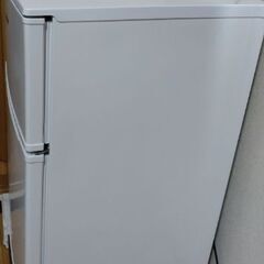 COMFEE' 冷蔵庫 90L 2ドア 右開き ホワイト RCT90WH/E 耐熱天板 COMFEE' 冷蔵庫 90L 2ドア 右開き ホワイト RCT90WH/E 耐熱天板