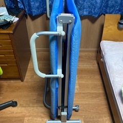 折りたたみベッドの画像