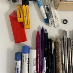 画材まとめ売りの画像