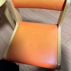 「無料」子供　机　椅子2脚セットの画像