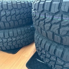 新品 ブロックタイヤ ホワイトレター
の画像