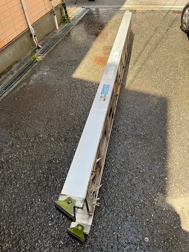 しっかり安定・プロ仕様！長谷川の伸縮はしご 7.5m 中古品！