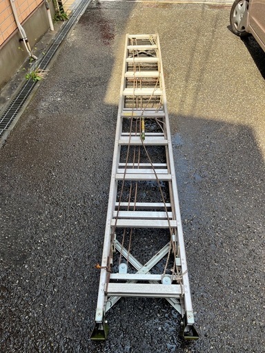 しっかり安定・プロ仕様！長谷川の伸縮はしご 7.5m 中古品！
