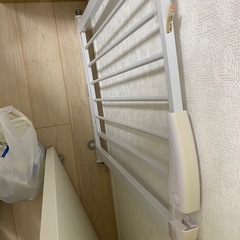 カトージ　ベビーセーフティオートゲート 67-75cmの画像