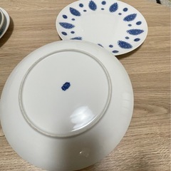 お皿、タッパーセットの画像