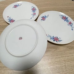 お皿、タッパーセットの画像