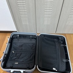 ブルー　スーツケースの画像