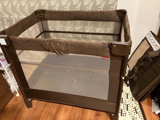 ベビーベッド　アップリカ　ココネルエアー