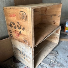 値下げ りんご箱7箱の画像