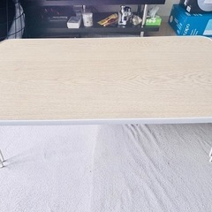 テーブル