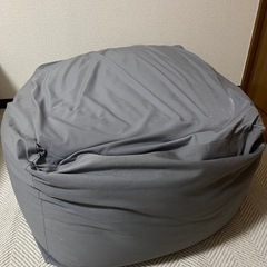 体にフィットするソファ