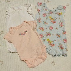 美品1枚、未使用2枚　ネクストベビー半袖ロンパース3枚　3-6m...