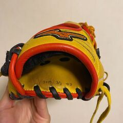 Mizuno グローブ 右投げ イエローの画像