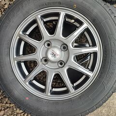美品　スタッドレスタイヤ　165/70R14 