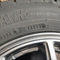 美品　スタッドレスタイヤ　165/70R14 の画像