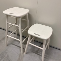 中 ホワイト　スツールの画像