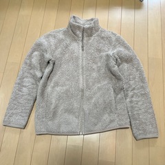 ユニクロフリースレディースMサイズ差し上げます